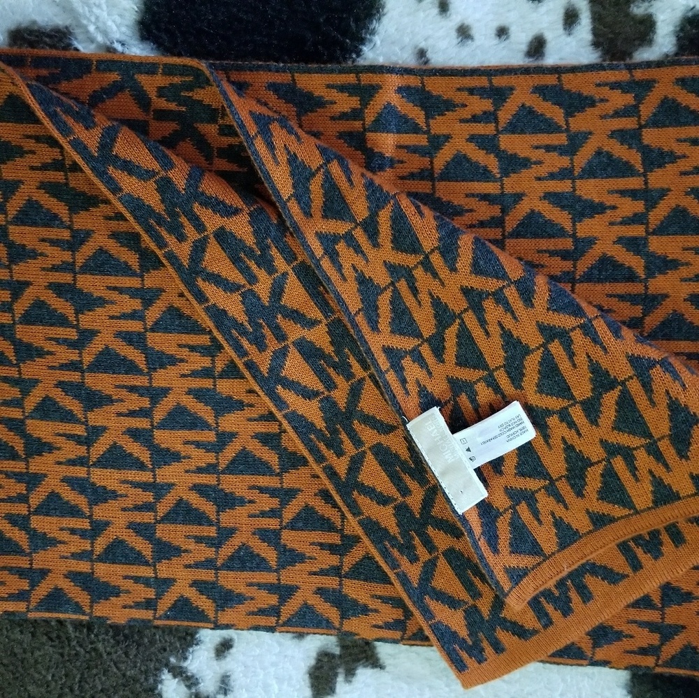 Michael Kors  signature scarf